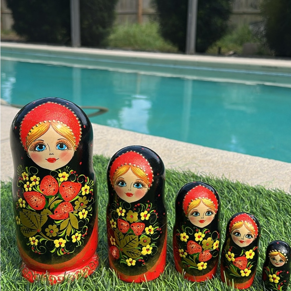 Hand-Painted Russian Nesting Dolls - Black and Red